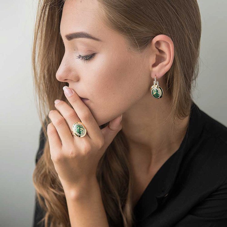 Золоті сережки з емаллю і фіанітами с03726 від ювелірного магазину Онікс - 4