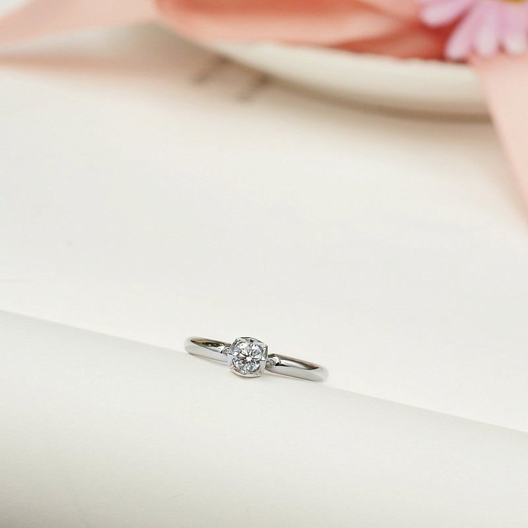 Золота заручальна каблучка з діамантом zberd907 від ювелірного магазину Онікс - 6