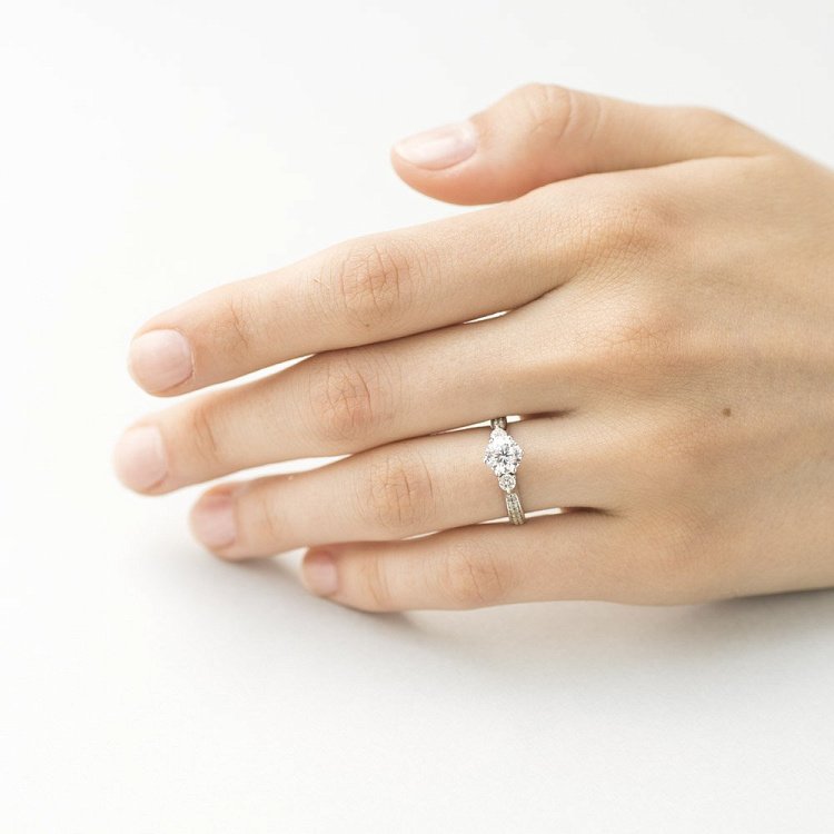 Золотое помолвочное кольцо с фианитами к04543 от ювелирного магазина Оникс - 4