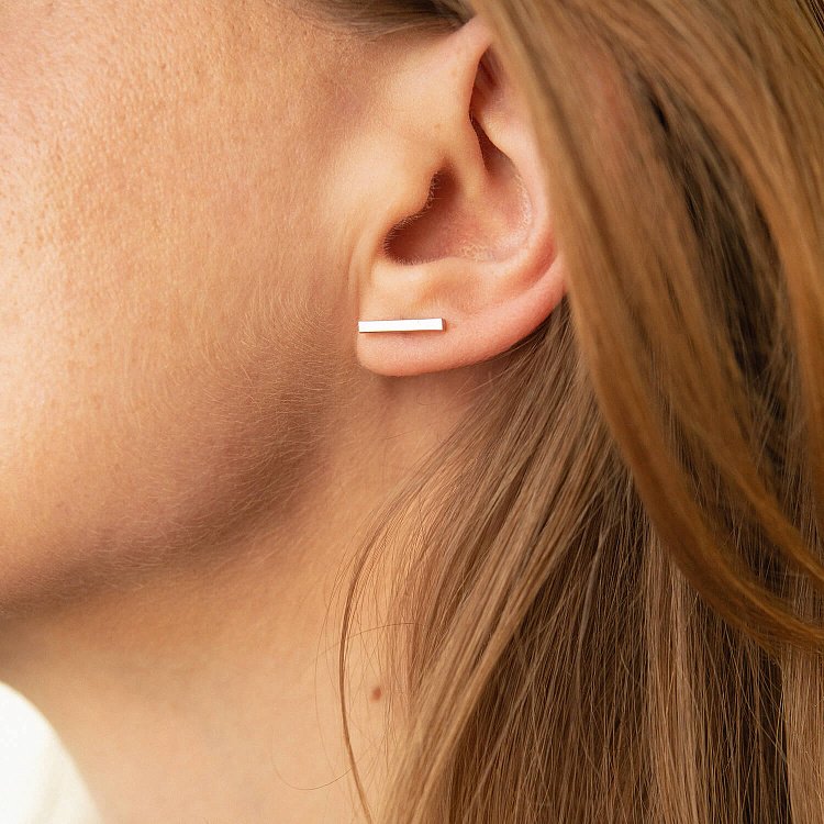 Серебряные серьги-пусеты "Минимум" (квадратные) 122488 от ювелирного магазина Оникс - 7