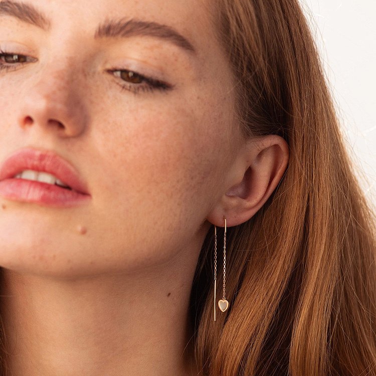 Золоті сережки - протяжки "Сердечки" з перламутром с08574 від ювелірного магазину Онікс - 4