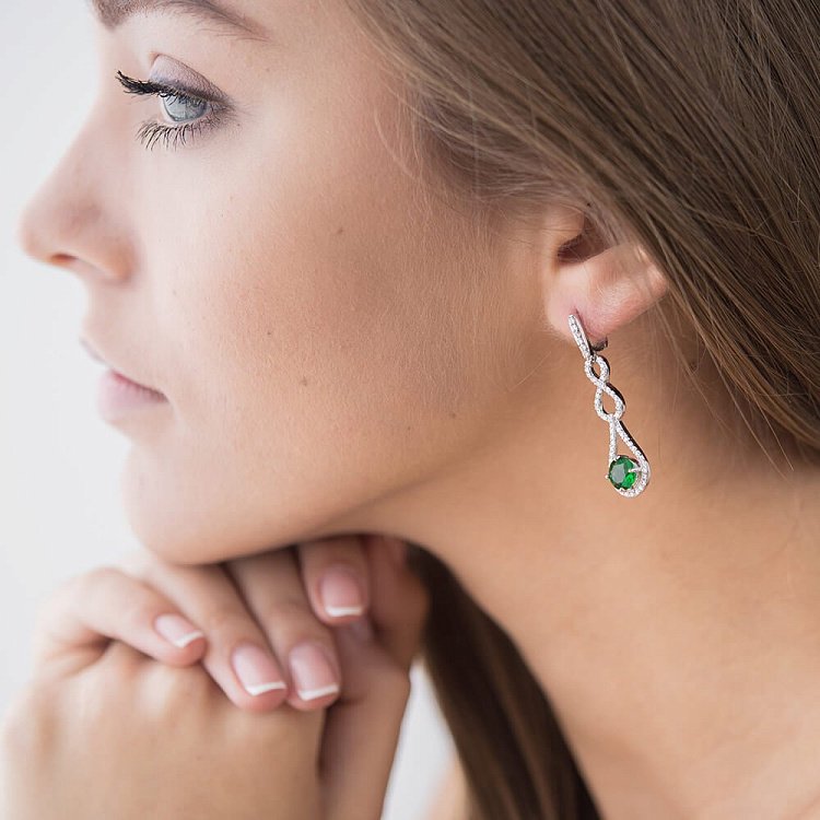 Сережки з синтетичної шпинелью зеленого кольору с010 - 3 Сережки з синтетичної шпинелью зеленого кольору с010 від ювелірного магазину Онікс - 3