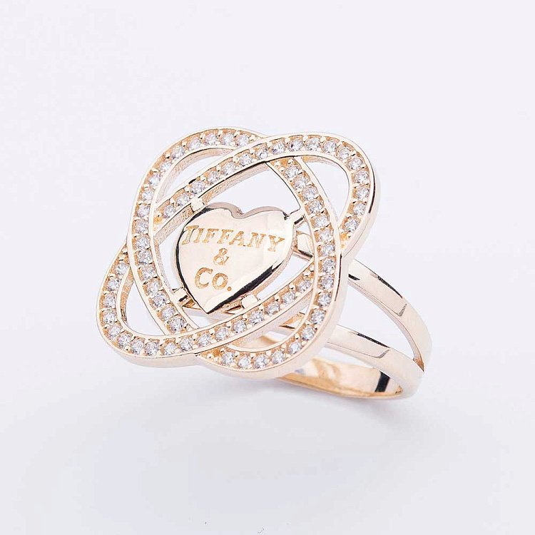 Золота каблучка з фіанітами к04741 від ювелірного магазину Онікс - 1