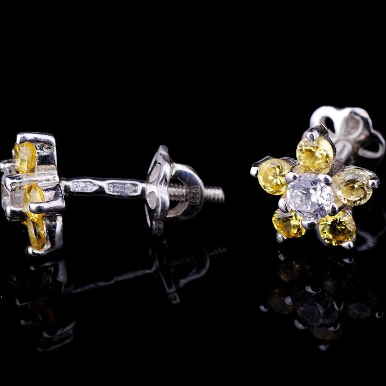 Серебряные серьги -пусеты "Цветочки"(фианиты) 12667ж от ювелирного магазина Оникс - 2