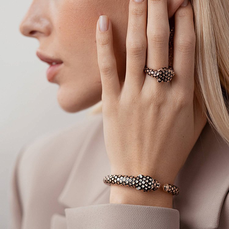 Жесткий золотой браслет "Пантера" (эмаль, фианиты) б04962 от ювелирного магазина Оникс - 7