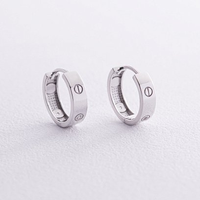 Сережки - кільця "Love" у білому золоті с07679