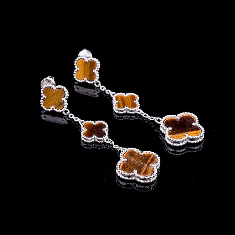 Срібні сережки "Конюшина" з тигровим оком 121681 від ювелірного магазину Онікс