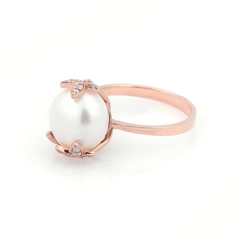 Золотое кольцо с культ. пресн. жемчугом и фианитами к05285 от ювелирного магазина Оникс - 1