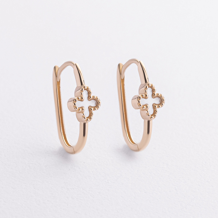 Серьги "Клевер" с перламутром (желтое золото) с09413 от ювелирного магазина Оникс