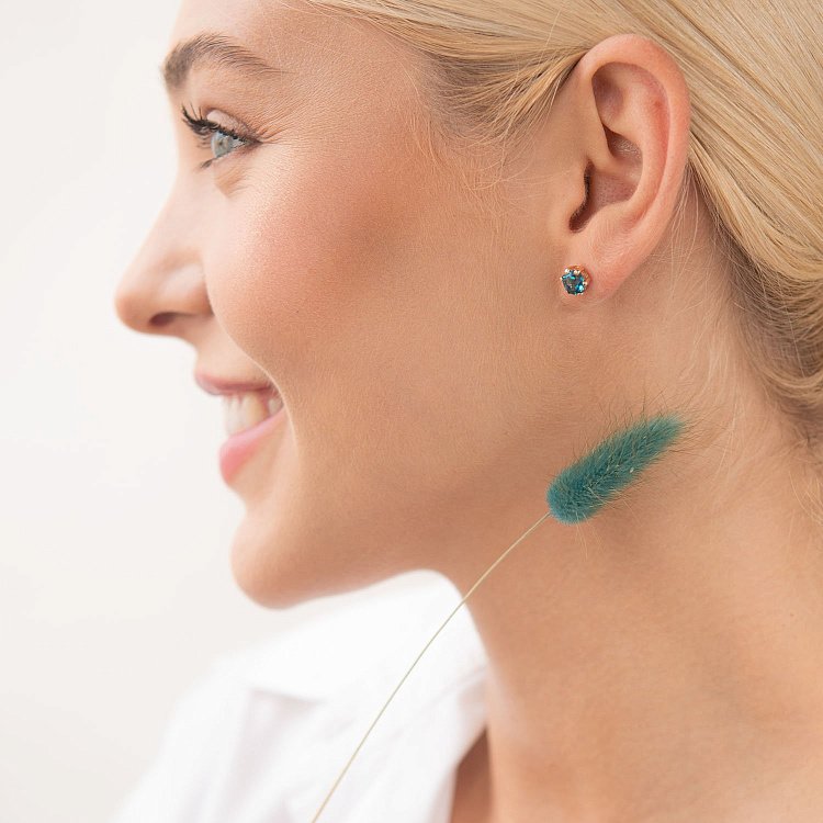 Золотые серьги - пусеты (синт. топаз) с06698 от ювелирного магазина Оникс - 1