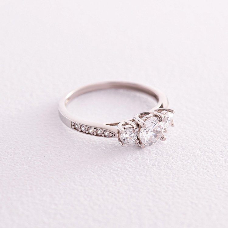 Срібна каблучка з фіанітами 683 від ювелірного магазину Онікс - 2