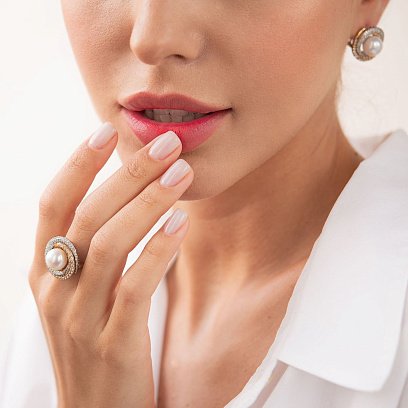 Золота каблучка "Кругообіг" з діамантами і перлиною к954 №8