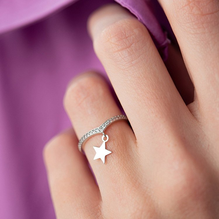 Золотое кольцо "Звездочка" с фианитами к06792 от ювелирного магазина Оникс