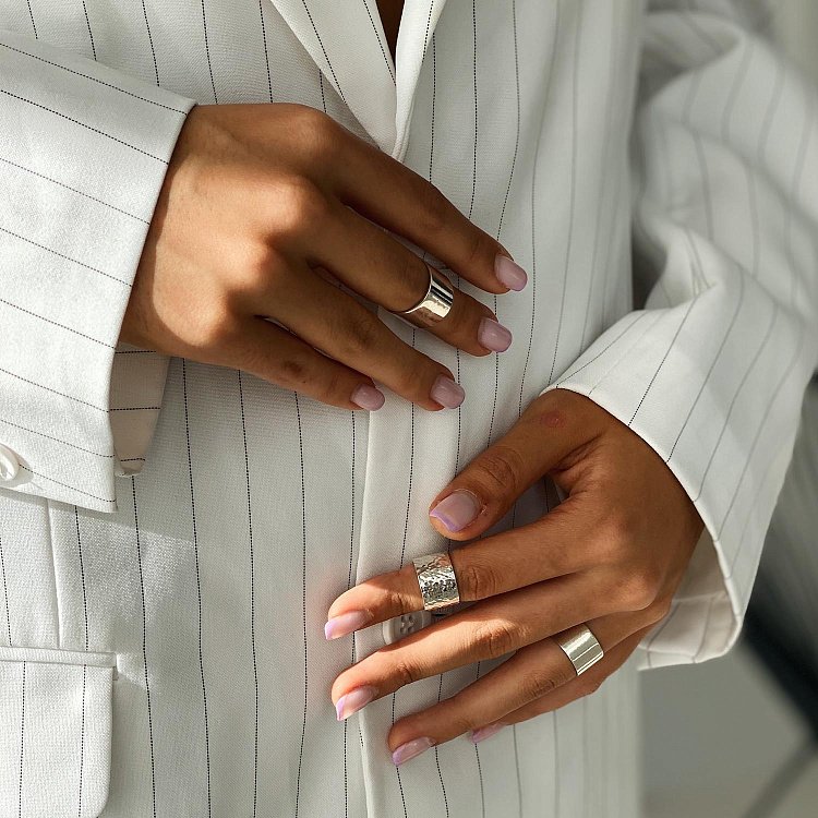 Широка каблучка "Плутон" в сріблі 112143 від ювелірного магазину Онікс - 18