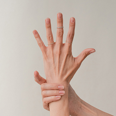 Кольцо с дорожкой камней в желтом золоте к08278 №10