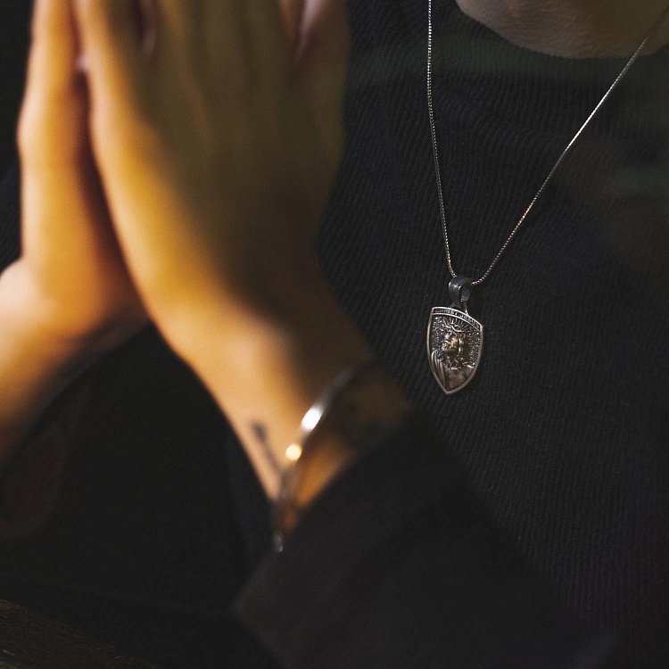 Срібний кулон "Ісус Христос у терновому вінці" 133175 від ювелірного магазину Онікс - 1