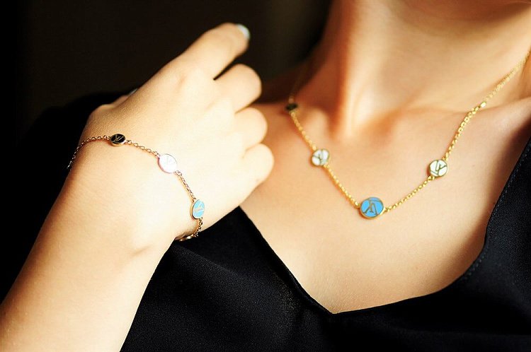 Золотий браслет з емаллю LGB2235 від ювелірного магазину Онікс - 2