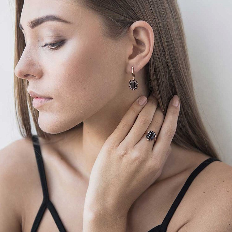 Золотые серьги с пиропом (гранатом) с04162 от ювелирного магазина Оникс - 3