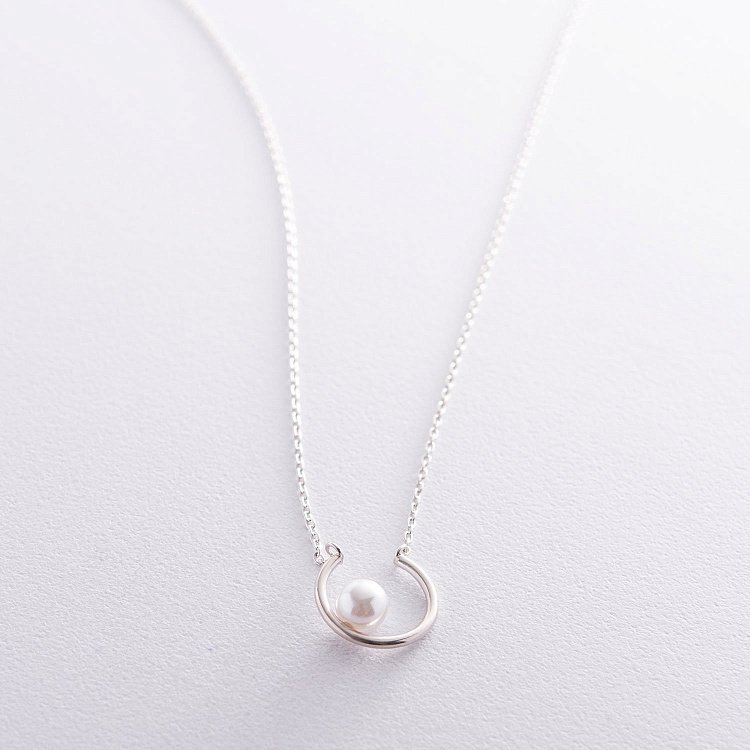 Срібне кольє з перлиною 181015 від ювелірного магазину Онікс