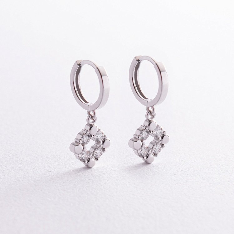 Золотые серьги с бриллиантами 323131121 от ювелирного магазина Оникс