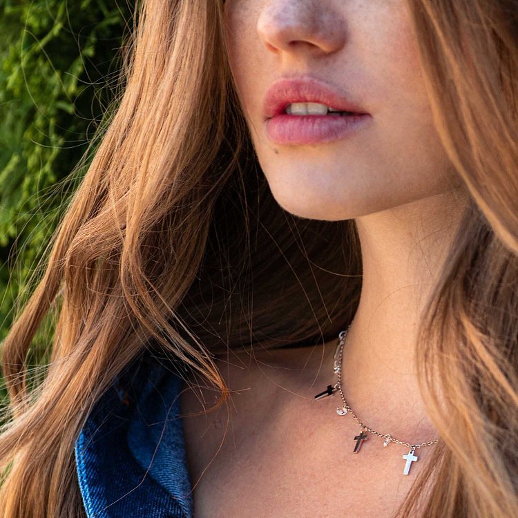 Серебряное колье "Крестики" с фианитами 18935 от ювелирного магазина Оникс - 1