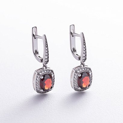 Серебряные серьги с пиропами и фианитами GS-02-060-4110