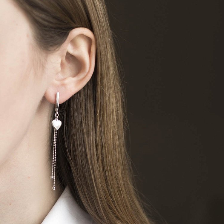 Серебряные серьги с сердечками 122316 от ювелирного магазина Оникс - 1