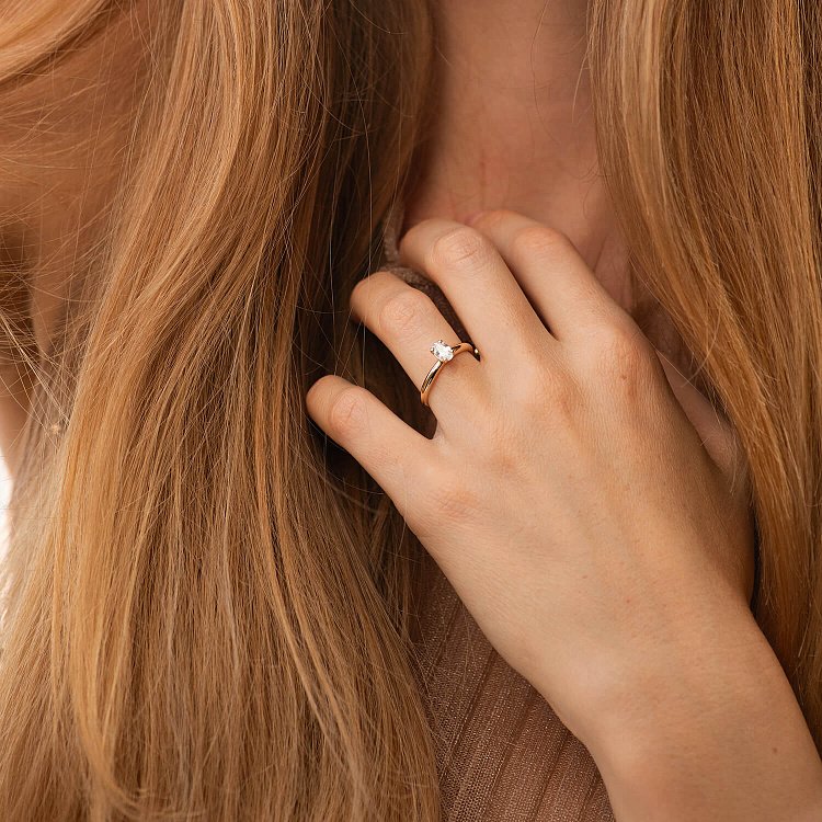 Заручальна каблучка в жовтому золоті (фіаніт овал) к08200 від ювелірного магазину Онікс - 3