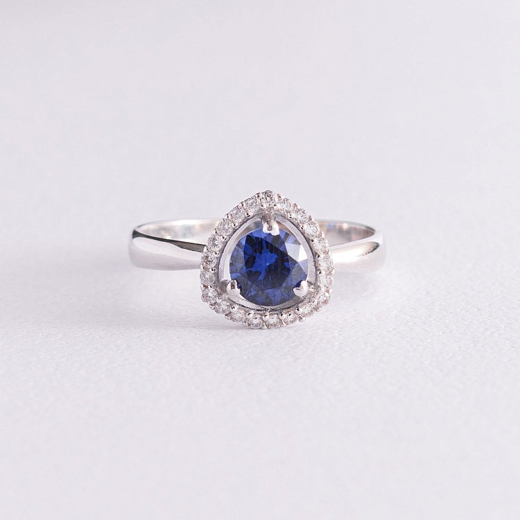 Серебряное кольцо с сапфиром и фианитами 1536/1р-HSPH от ювелирного магазина Оникс