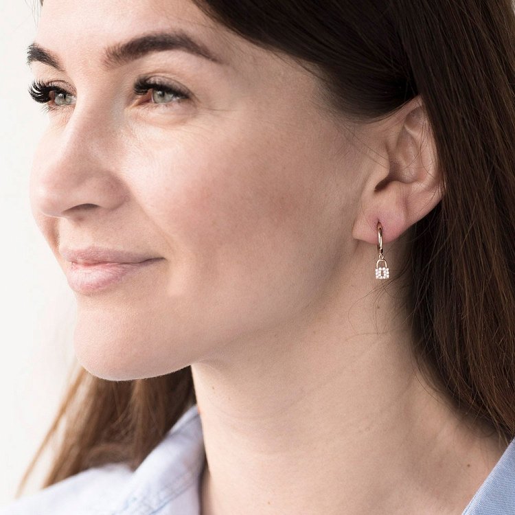 Золотые серьги "Замок и ключик" (фианиты) с05322 от ювелирного магазина Оникс - 2