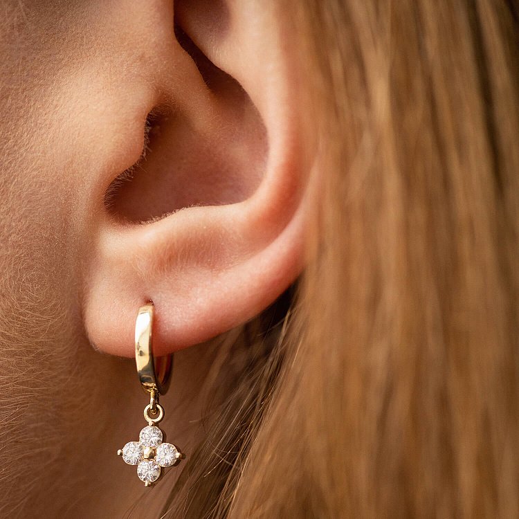 Золотые серьги - кольца "Клевер" с бриллиантами 322983121 от ювелирного магазина Оникс - 1