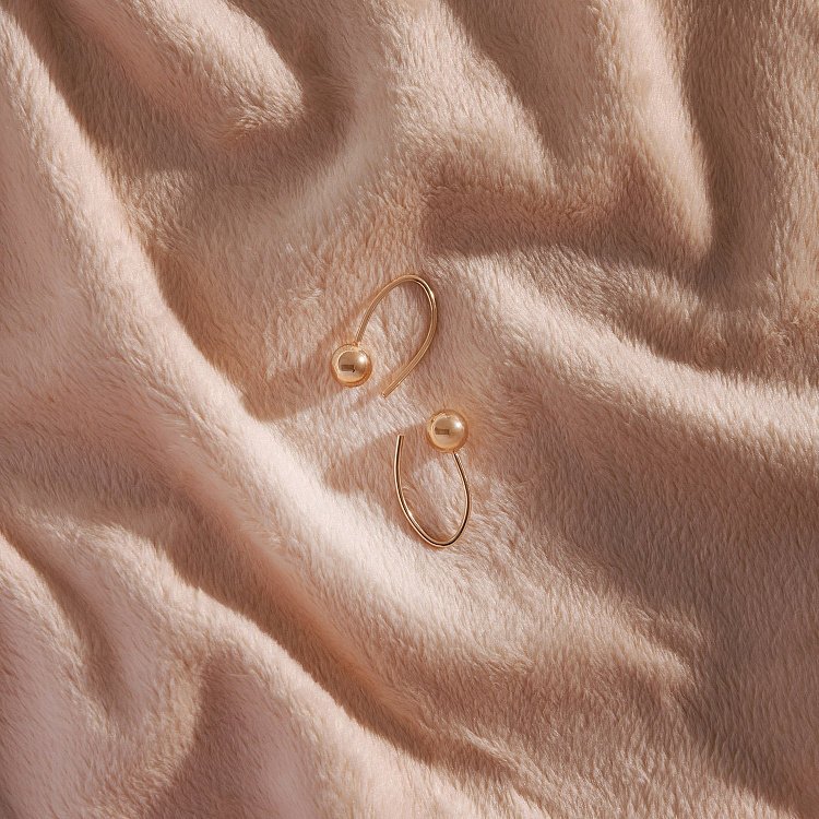 Сережки "Kendall" з кульками (жовте золото) с09340 від ювелірного магазину Онікс - 2