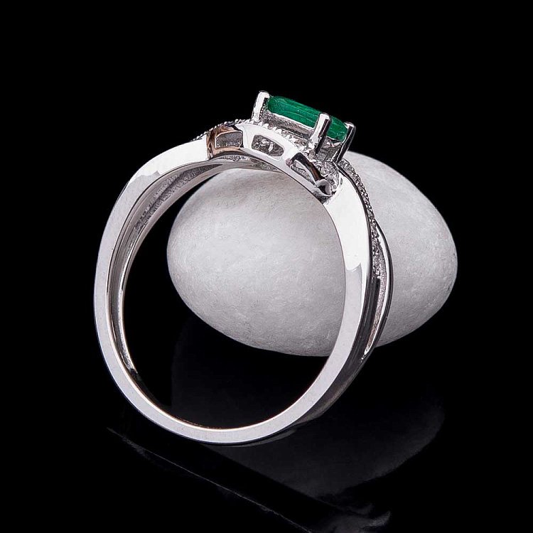 Помолвочное кольцо с бриллиантами и изумрудом кб03042 - 1 Помолвочное кольцо с бриллиантами и изумрудом кб03042 от ювелирного магазина Оникс - 1