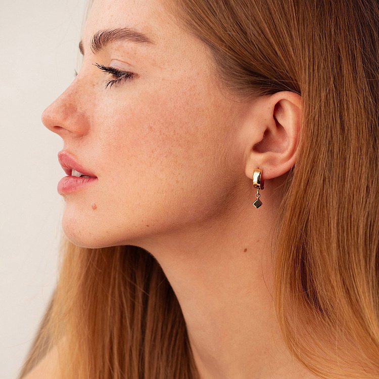 Серьги "Кубики" в желтом золоте с08901 от ювелирного магазина Оникс - 3