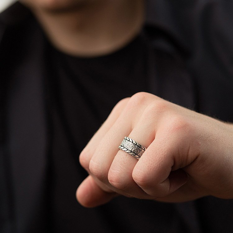 Чоловічий срібний перстень 112719 від ювелірного магазину Онікс - 4