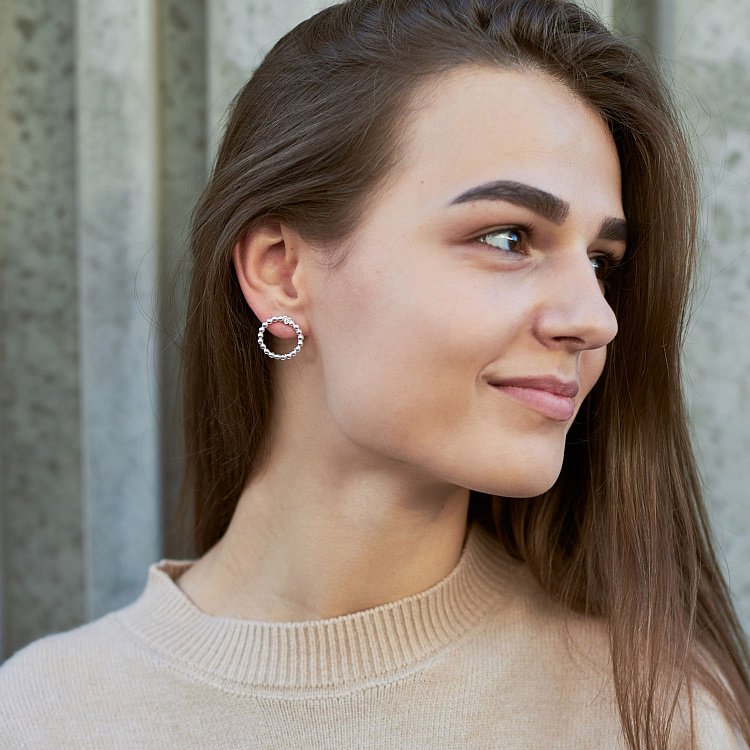 Срібні сережки - пусети "Коло з сердечком" 122546 від ювелірного магазину Онікс - 5