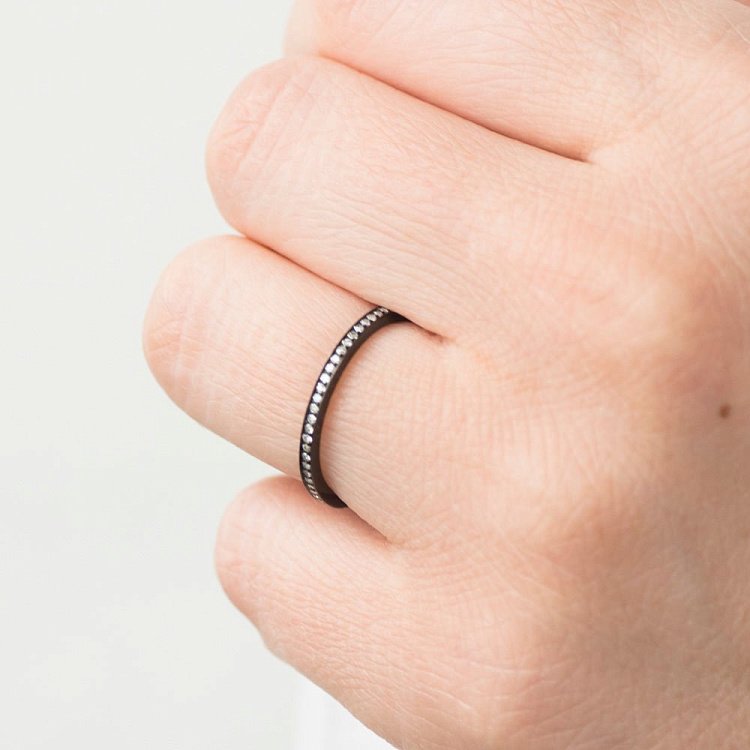 Золотое кольцо с бриллиантами (оксидирование) кб0114ch - 1 Золотое кольцо с бриллиантами (оксидирование) кб0114ch от ювелирного магазина Оникс - 1