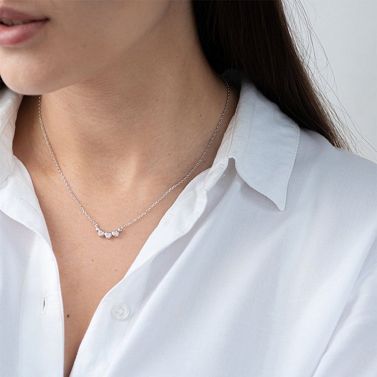 Срібне кольє "Сердечка" (фіаніти) 181014 від ювелірного магазину Онікс - 2