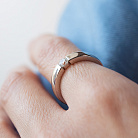 Каблучка з фіанітом в білому золоті к08290 от ювелирного магазина Оникс - 1