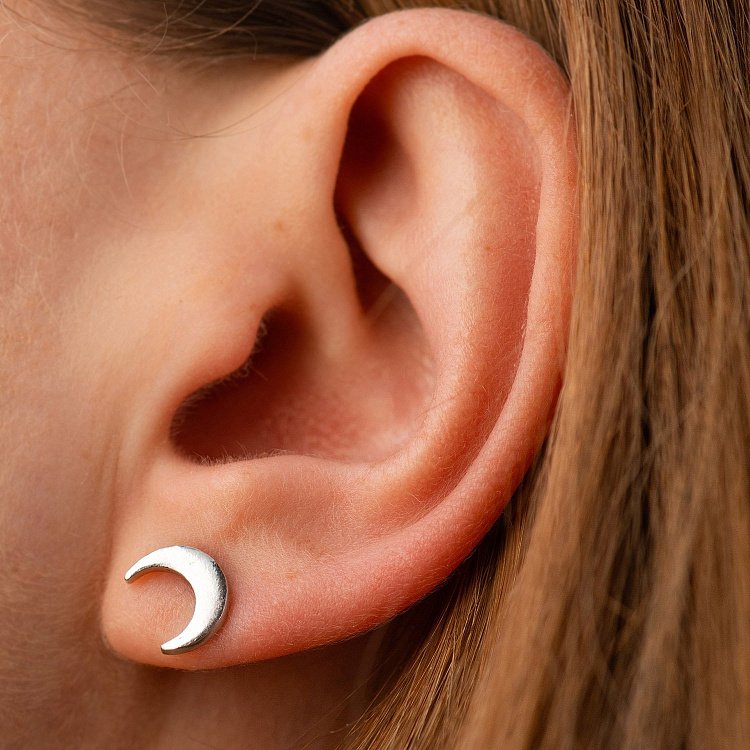 Серебряные серьги-пусеты "Луна" 122815 от ювелирного магазина Оникс - 4