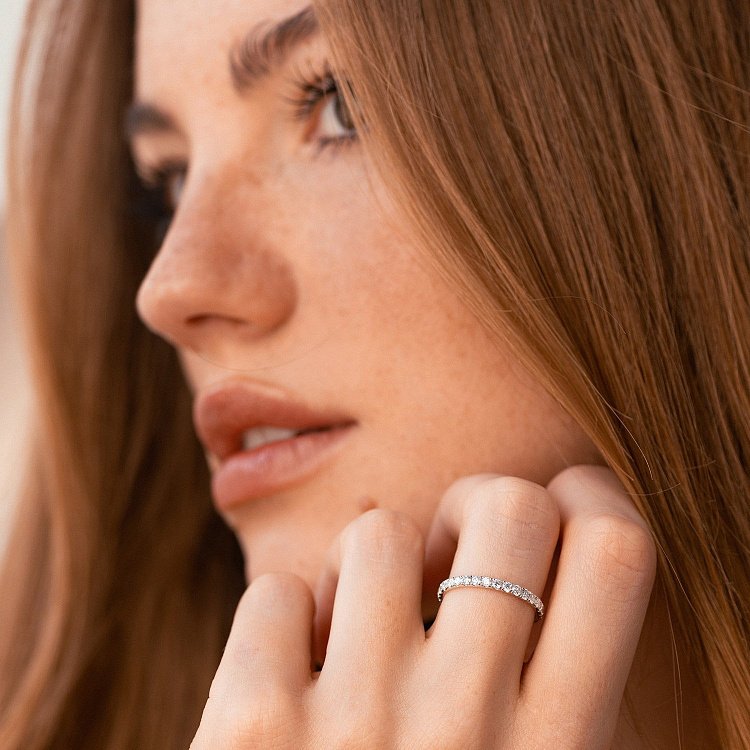 Золота каблучка з доріжкою діамантів кб0541cha від ювелірного магазину Онікс - 2