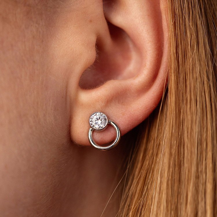 Срібні сережки - пусети "Ейпріл" з фіанітами 123278 від ювелірного магазину Онікс - 6