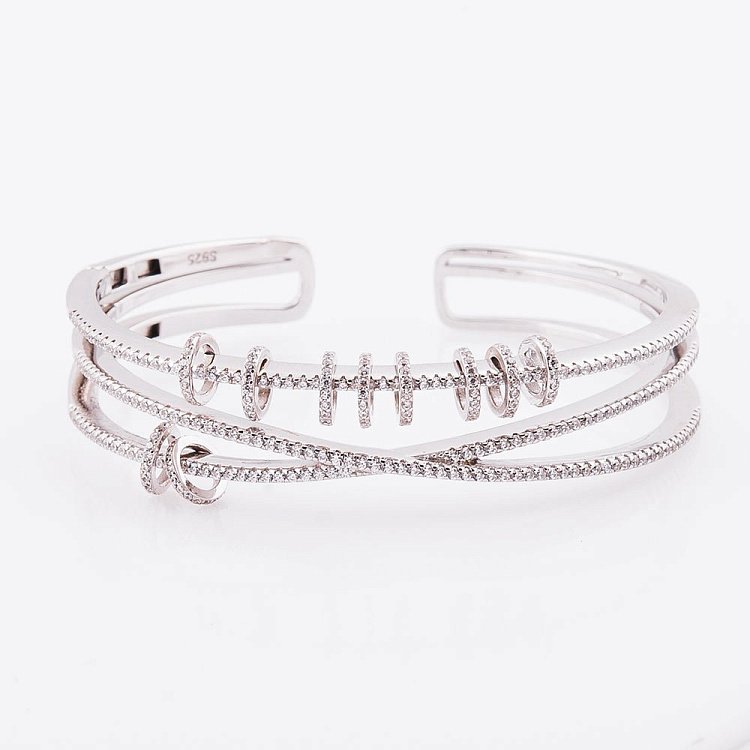 Серебряный браслет с фианитами 141055 от ювелирного магазина Оникс