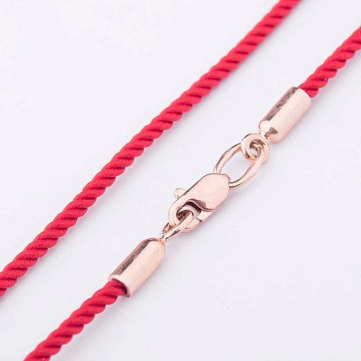 Шелковый красный браслет с золотой гладкой застежкой (2 мм) б02271 №2