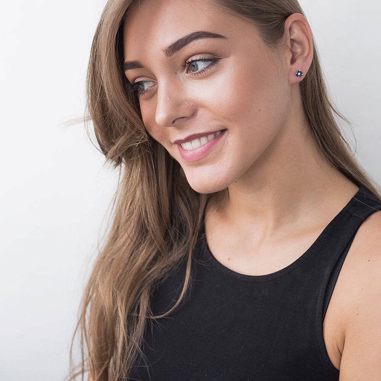 Золотые серьги-гвоздики с сапфирами и бриллиантами сб0076aj от ювелирного магазина Оникс - 3