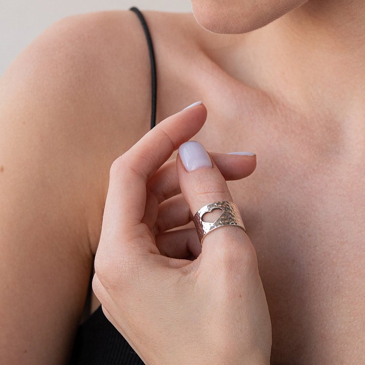 Широкое кольцо "Мама" в серебре 112206м от ювелирного магазина Оникс - 6