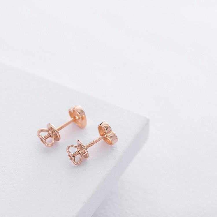 Золотые серьги - пусеты "Сердечки" с06049 от ювелирного магазина Оникс - 2