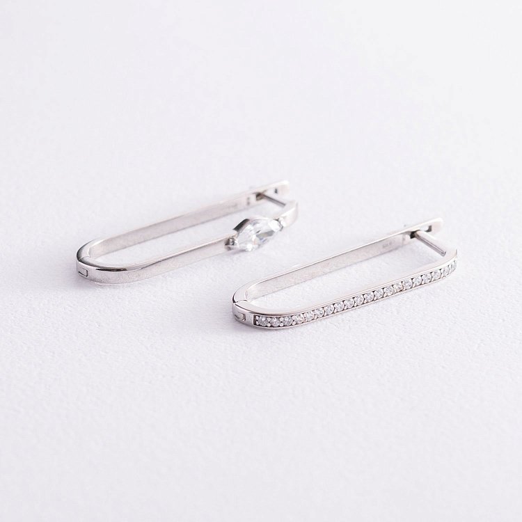 Серебряные серьги "Тиана" с фианитами 4954 от ювелирного магазина Оникс - 2