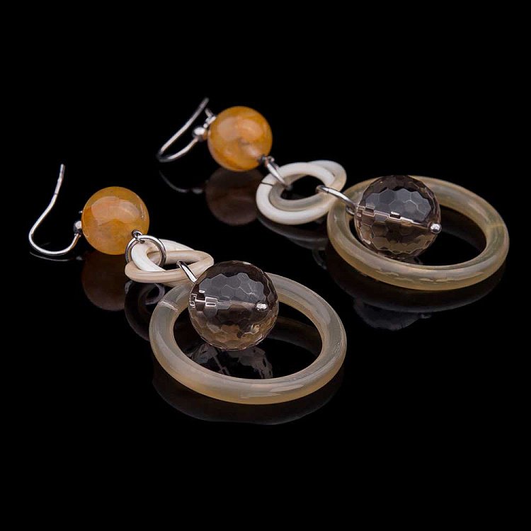 Сережки з слоновою кісткою, кварцом і кварцом димчастим с235с23 - 1 Сережки з слоновою кісткою, кварцом і кварцом димчастим с235с23 від ювелірного магазину Онікс - 1