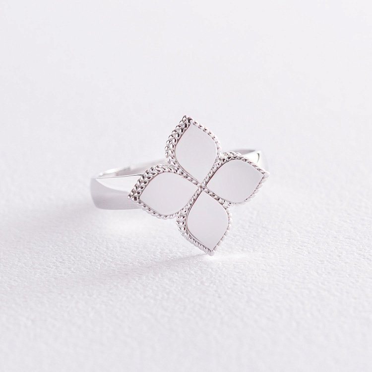 Кольцо "Клевер" в белом золоте к06373 от ювелирного магазина Оникс